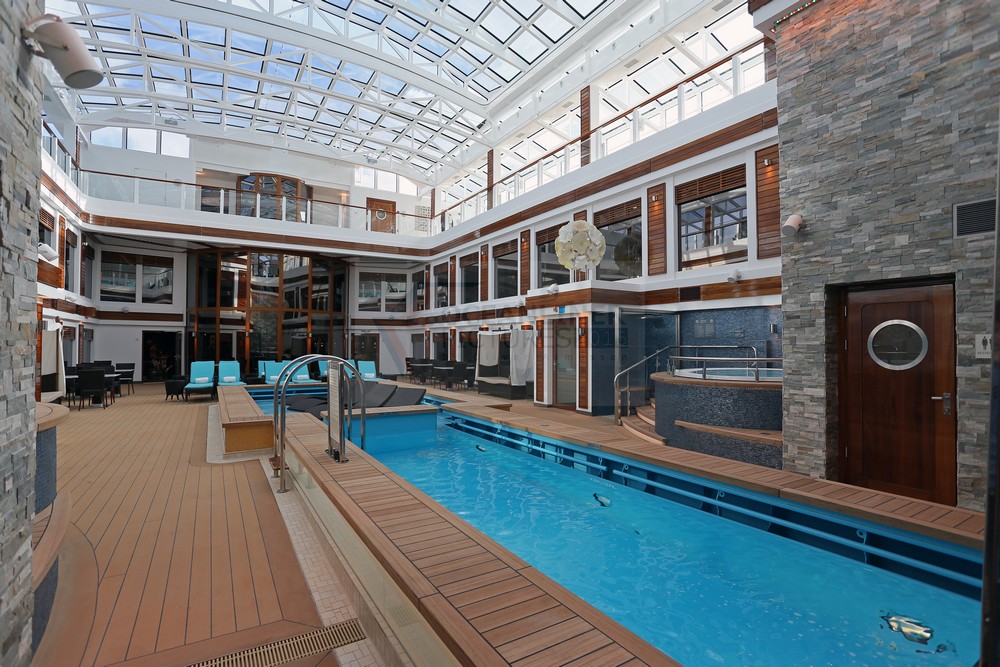 The Haven Pool im Courtyard Norwegian Escape