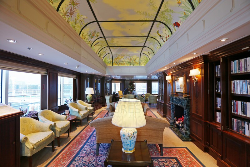 the Library auf  der Adonia