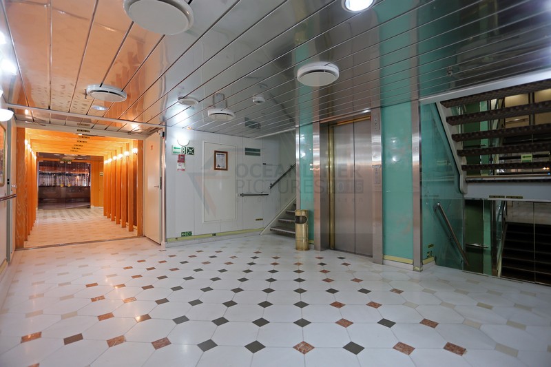 Treppenhaus Ocean Majesty Deck 5 hinten Treppenhaus Ocean Majesty Deck 5 hinten