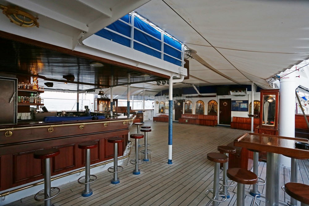 Tropical Bar SY Star Flyer Tropical Bar SY Star Flyer