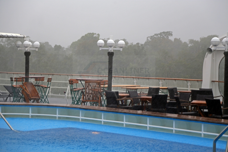 Unwetter am Amazonas an Deck der Hamburg am 16.01.2015 Unwetter am Amazonas an Deck der Hamburg am 16.01.2015