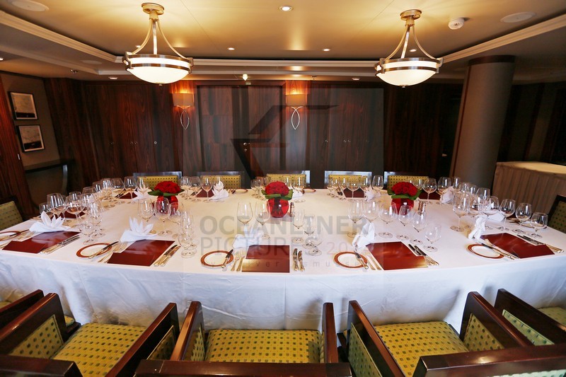 Vintage Room Crystal Symphony Vintage Room Crystal Symphony