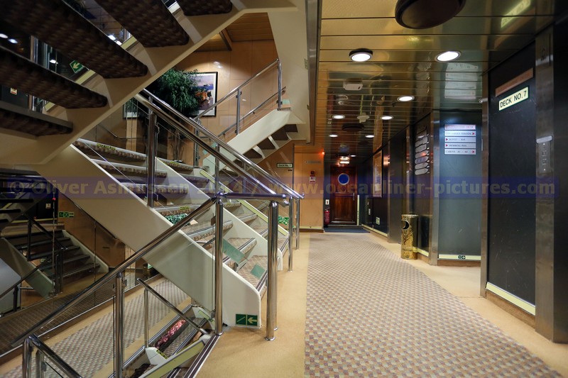 vorderes Treppenhaus Ocean Majesty