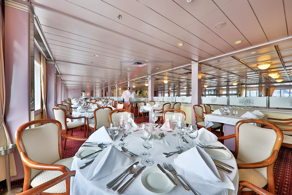 Waldorf Restaurant MS Astor