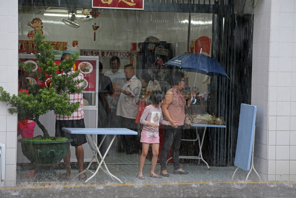 Wayang Street Kuching im Monsun Wayang Street Kuching im Monsun