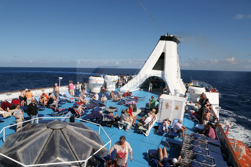 Wendemanöver und Kursänderung für Hubschrauberabbergung medizinischer Notfall Wendemanöver und Kursänderung für Hubschrauberabbergung medizinischer Notfall