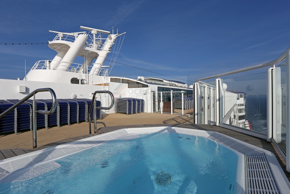 Whirlpool öffentlicher Bereich Deck 19 Norwegian Escape