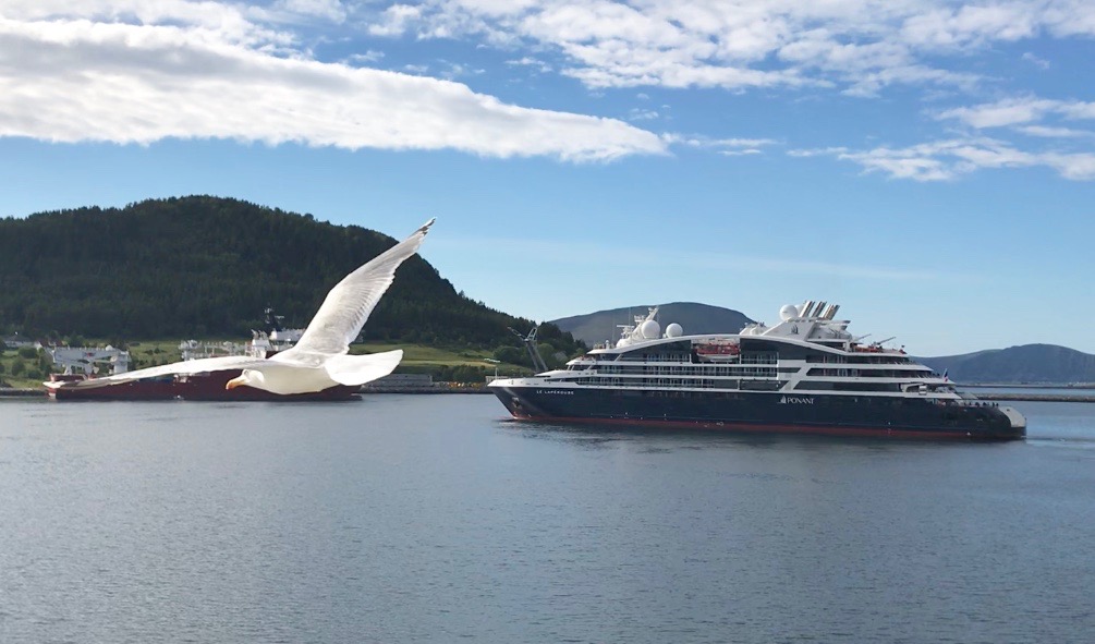 Le Lapéruse offiziell an Ponant übergeben